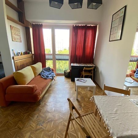 Ohmyhome - Sunny Apartment In City Center Varšava Exteriér fotografie