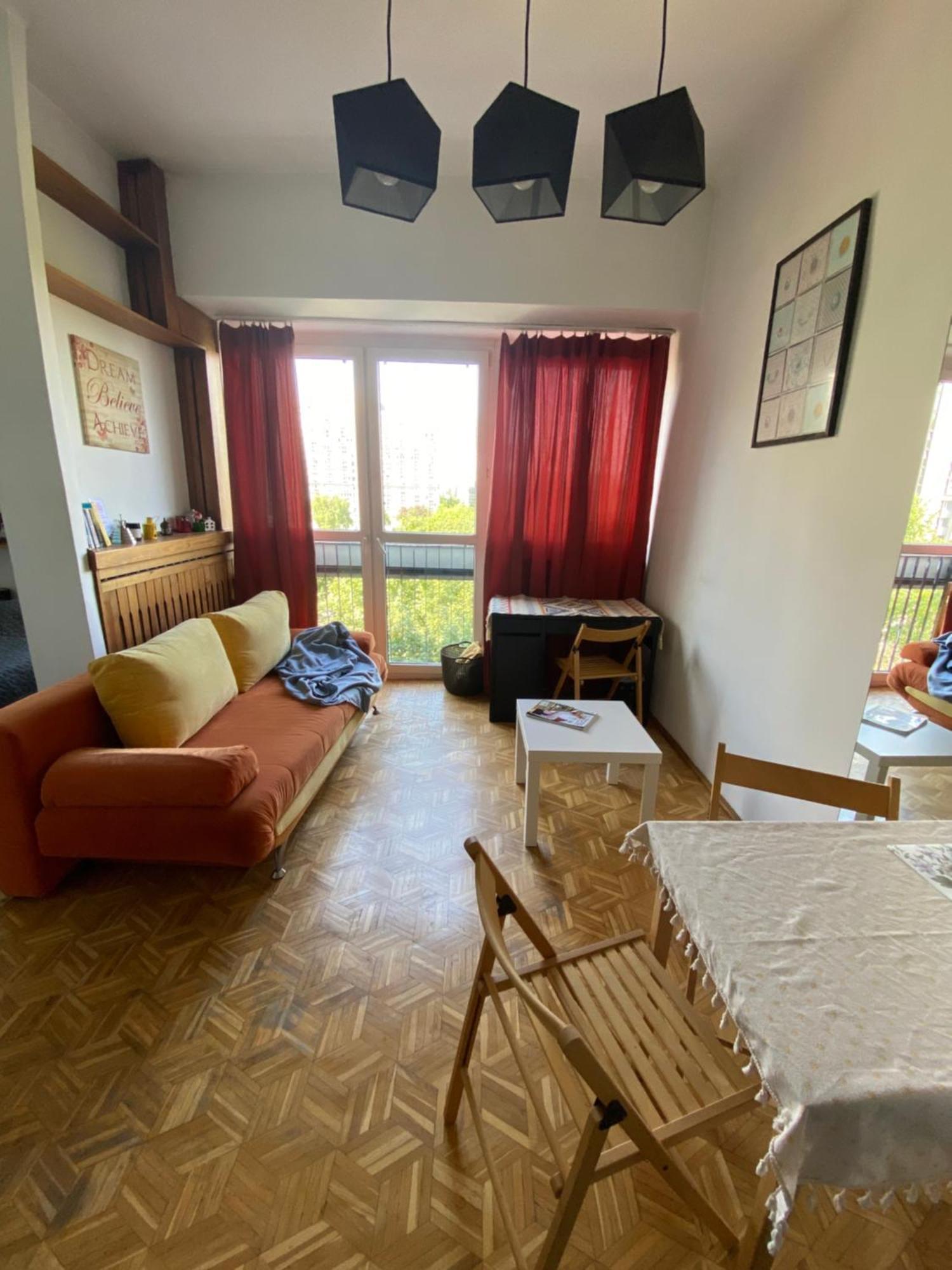 Ohmyhome - Sunny Apartment In City Center Varšava Exteriér fotografie