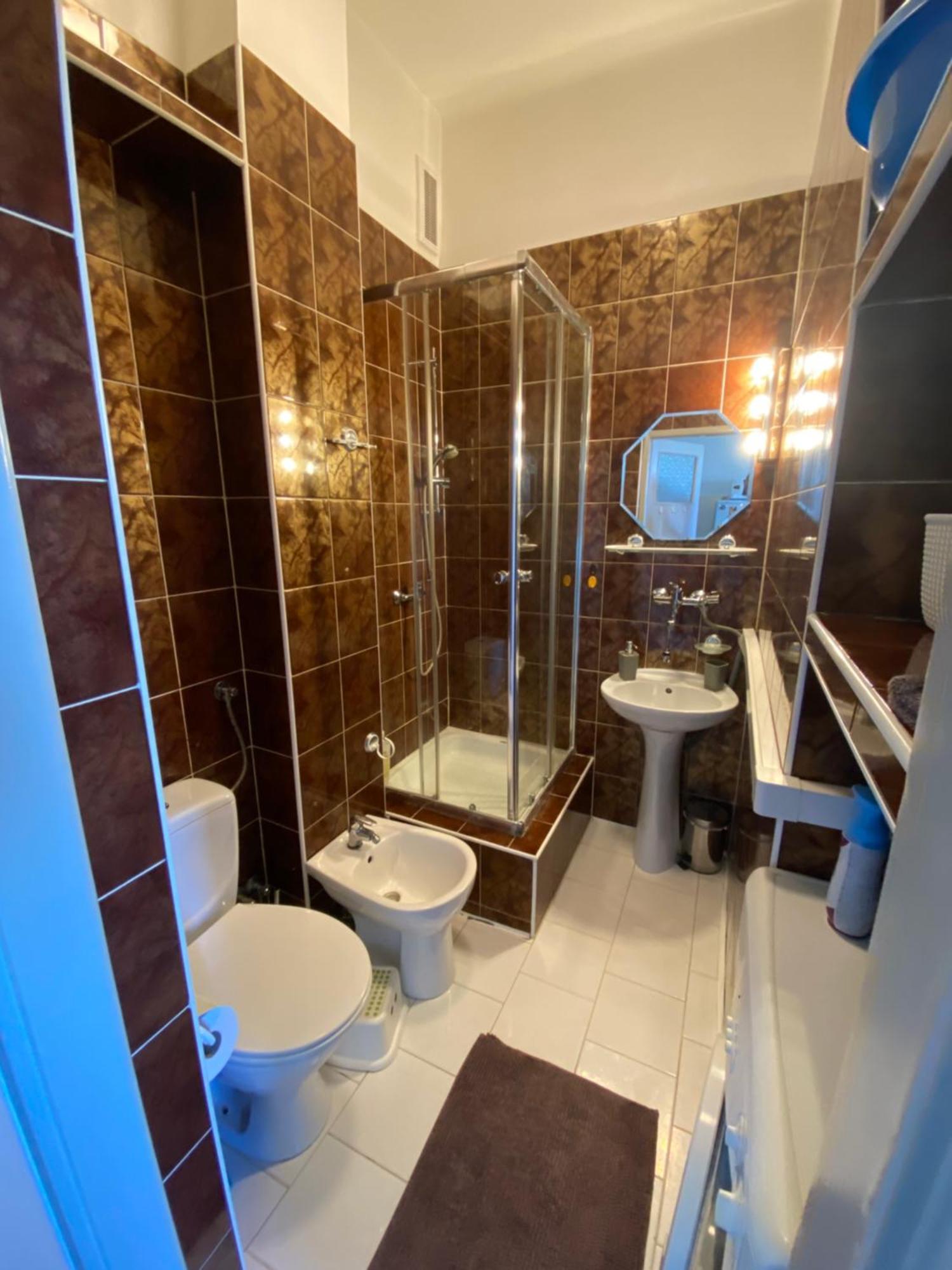 Ohmyhome - Sunny Apartment In City Center Varšava Exteriér fotografie